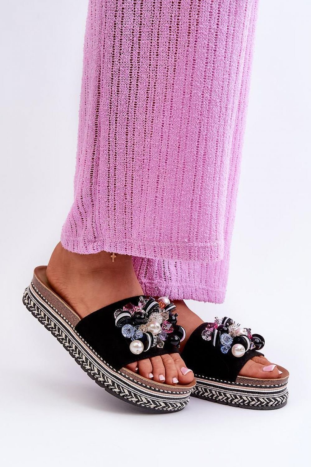Flip-flops model 198144
